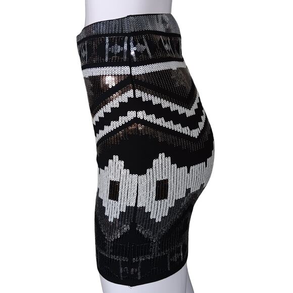 Express Sequin Fitted Skirt Size XS Aztec Pattern Pull On Black and White - Picture 1 of 5